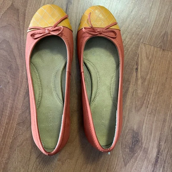 $7/bundle 🦋 EUC Aerosoles cute flats shoes, size 8 (tag 8.5 run small). - Picture 1 of 6
